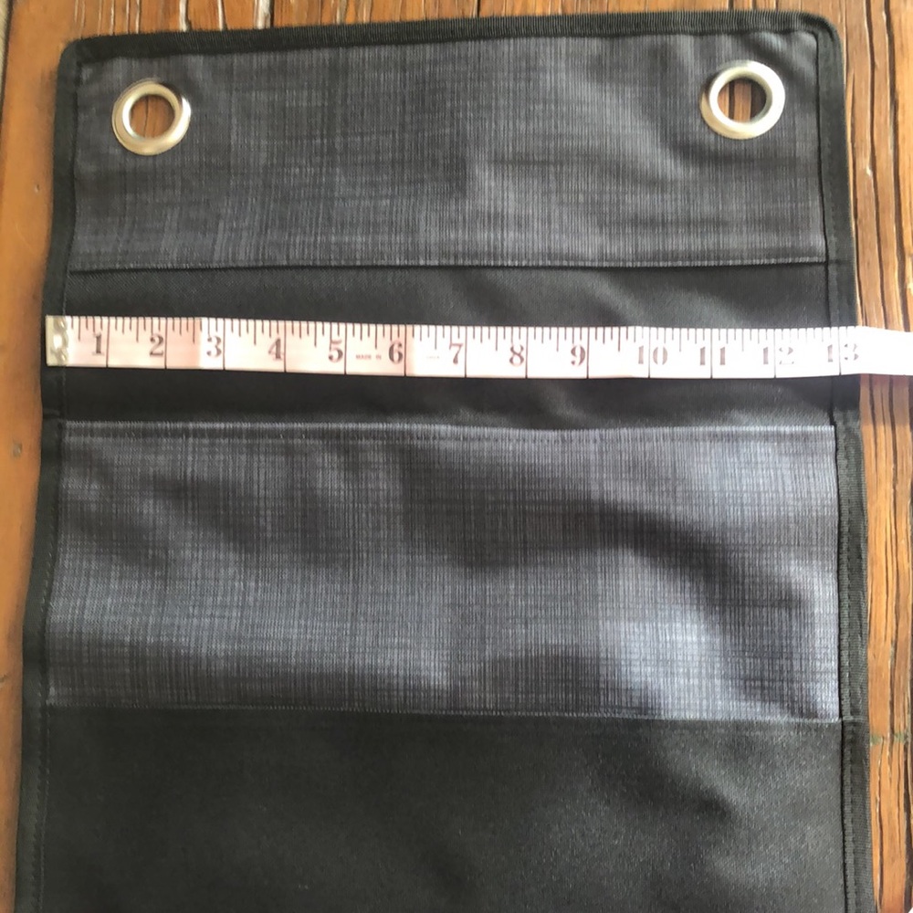 Thirty-One Hang-Up Family Organizer in Black Criss Pop - Picture 6 of 17